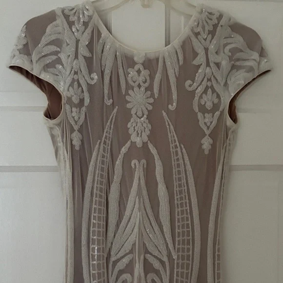 Dress the Population Elegant White and Cream Embroidered Fitted Sheath Dress - Picture 6 of 13